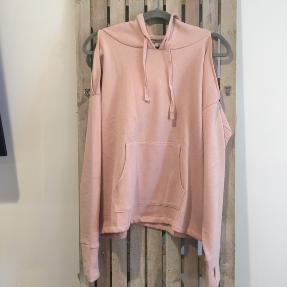 Forever 21 Tops - 🌿2/$10 {f21} cold shoulder hoodie